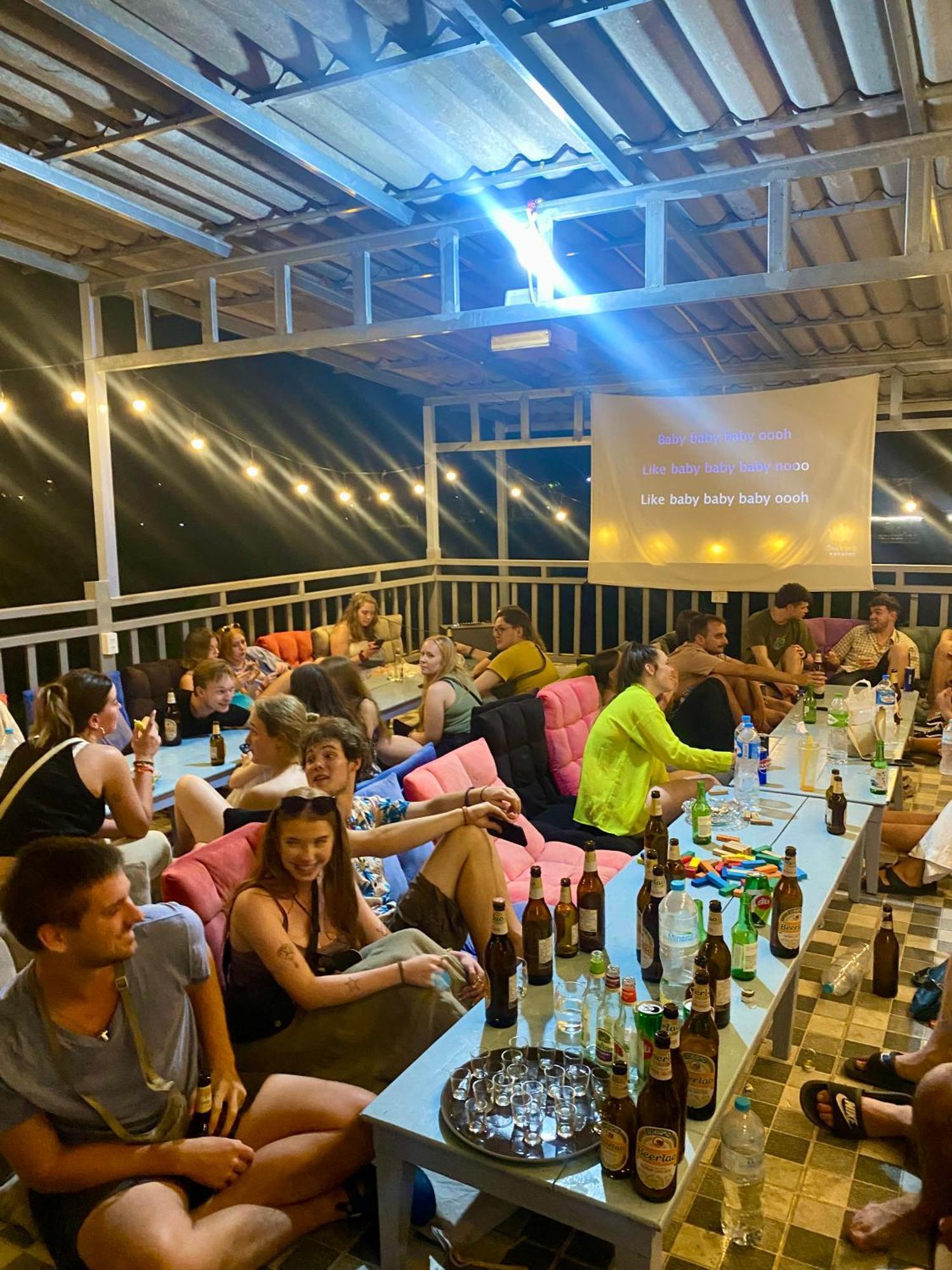 Sunrise Riverside Pool Hostel Λουάνγκ Πραμπάνγκ Εξωτερικό φωτογραφία