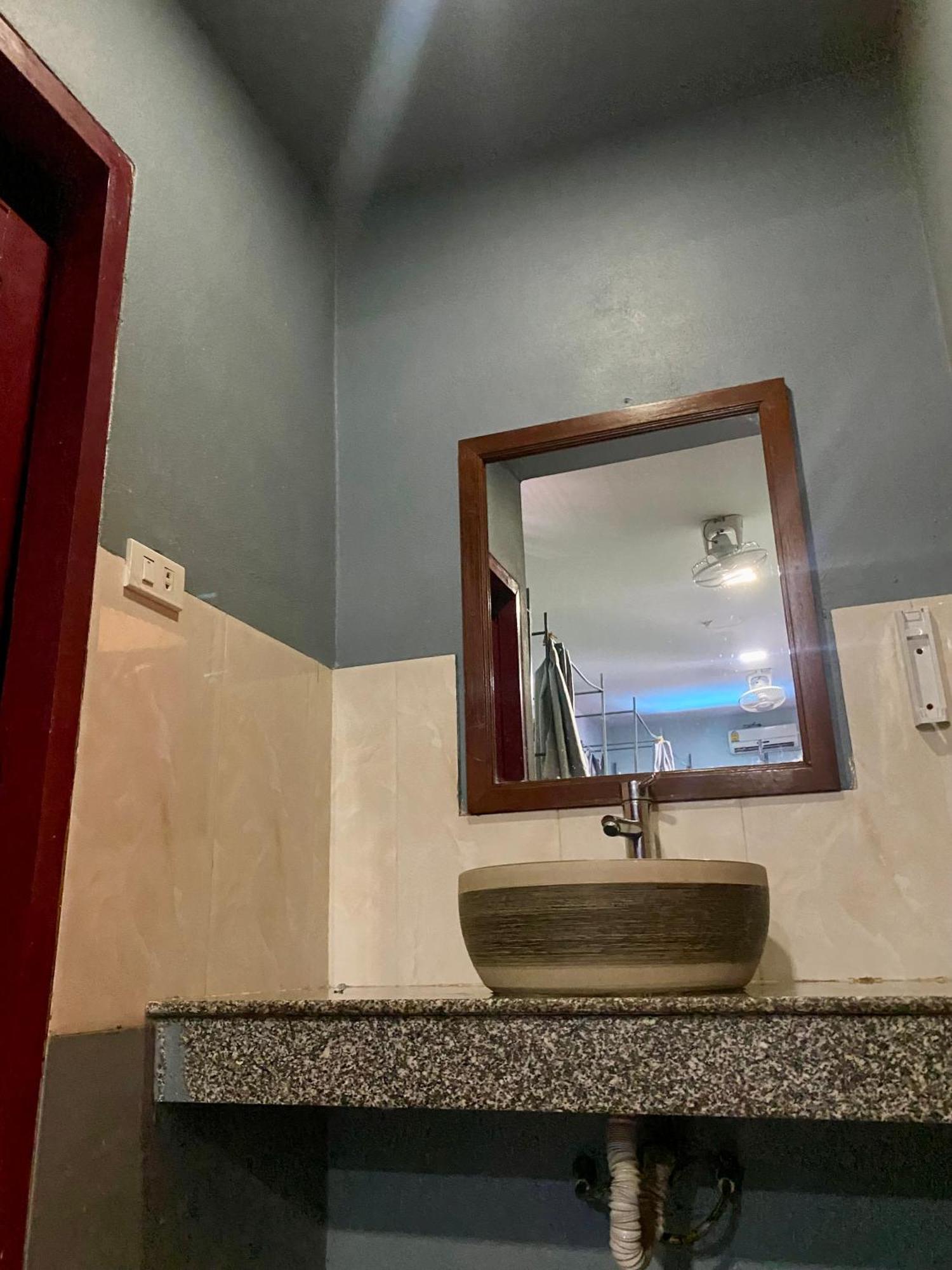 Sunrise Riverside Pool Hostel Λουάνγκ Πραμπάνγκ Εξωτερικό φωτογραφία